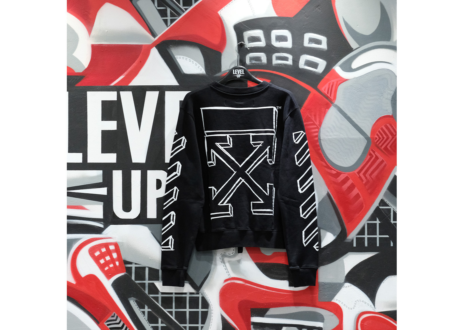 OFF WHITE DIAG MARKER ARROW BLACK CREWNECK | Level Up