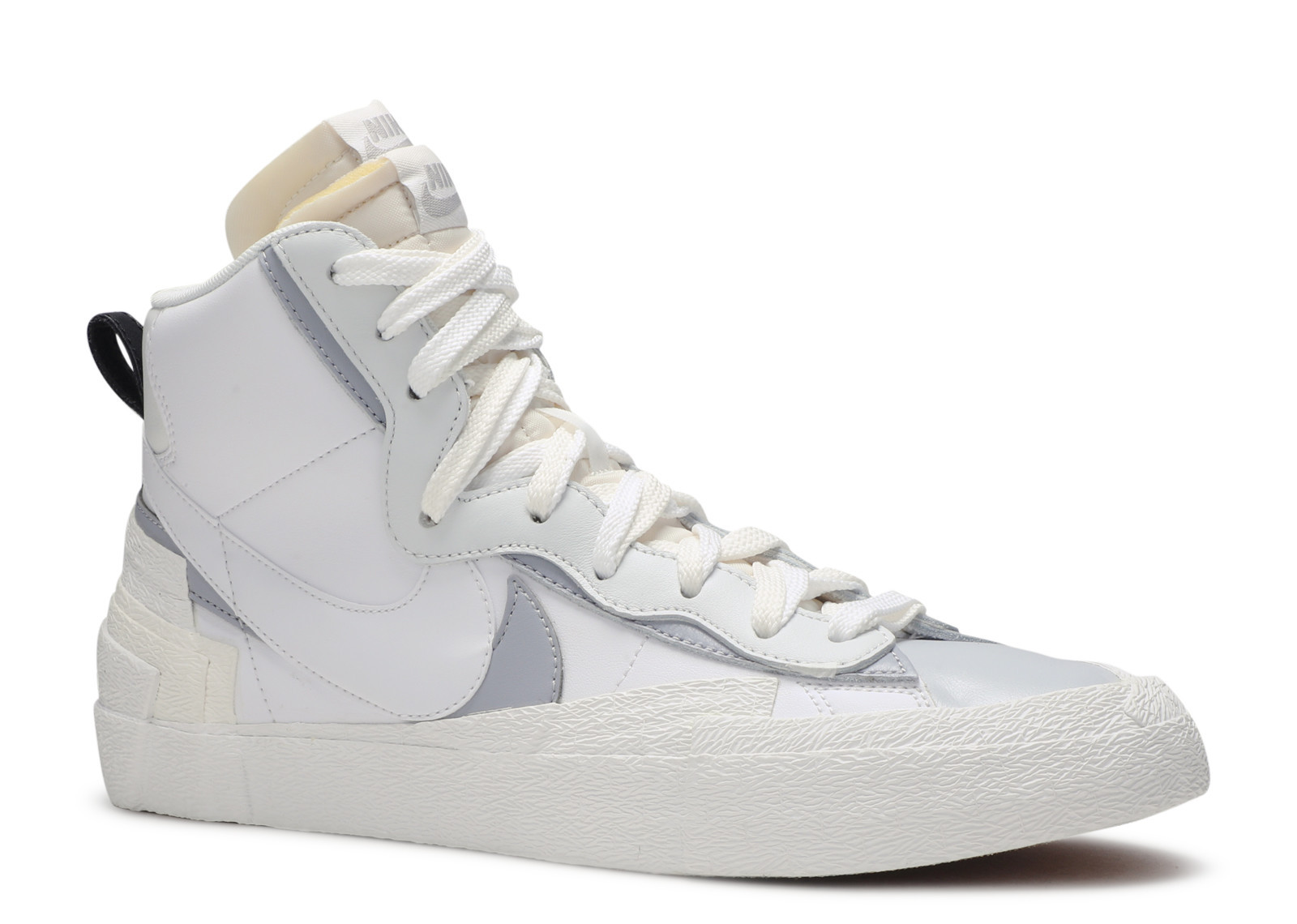 Nike blazer hotsell sacai white